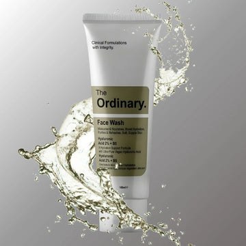 Makeup and dirt removal with hyaluronic acid cleanser